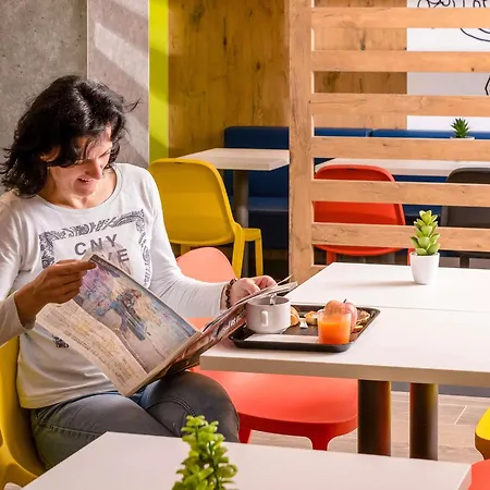 Ibis Budget Cognac Hotel 2*